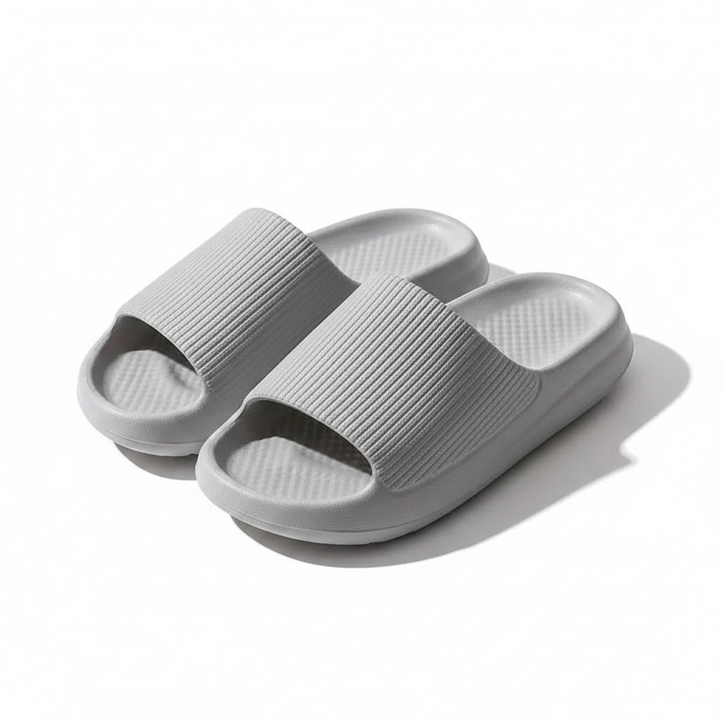 claquettes de récupération, packshot fond blanc — délasser les pieds — STRYDECARE