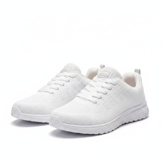 baskets running femme légères, packshot fond blanc — amorti et légèreté — STRYDECARE