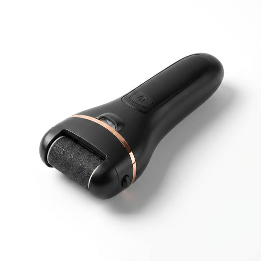 Râpe électrique rechargeable pieds, packshot fond blanc — pieds nets et doux — STRYDECARE